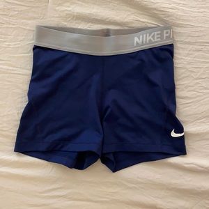NIKE PROS (S)